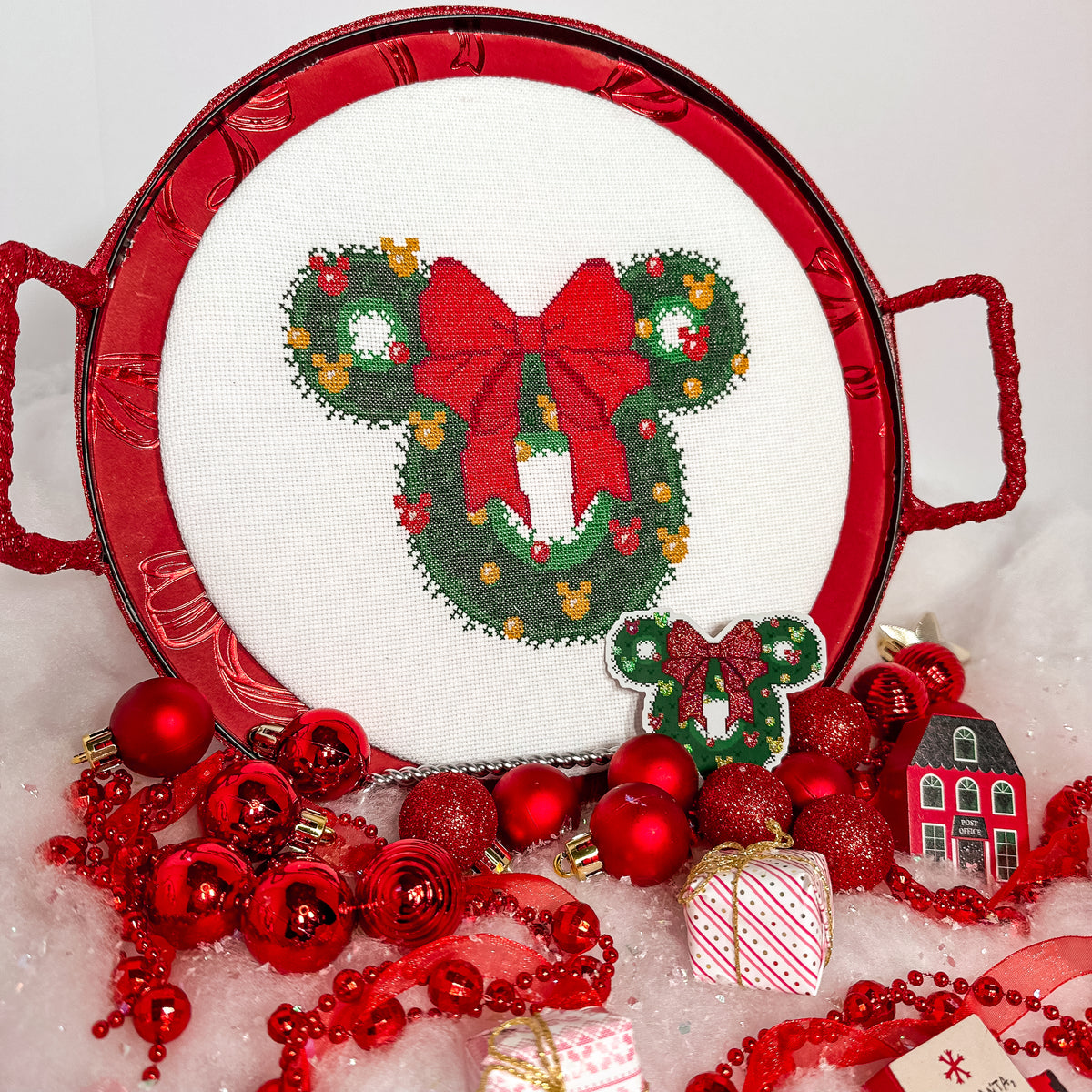Red Mouse Christmas Wreath Cross-Stitch Pattern