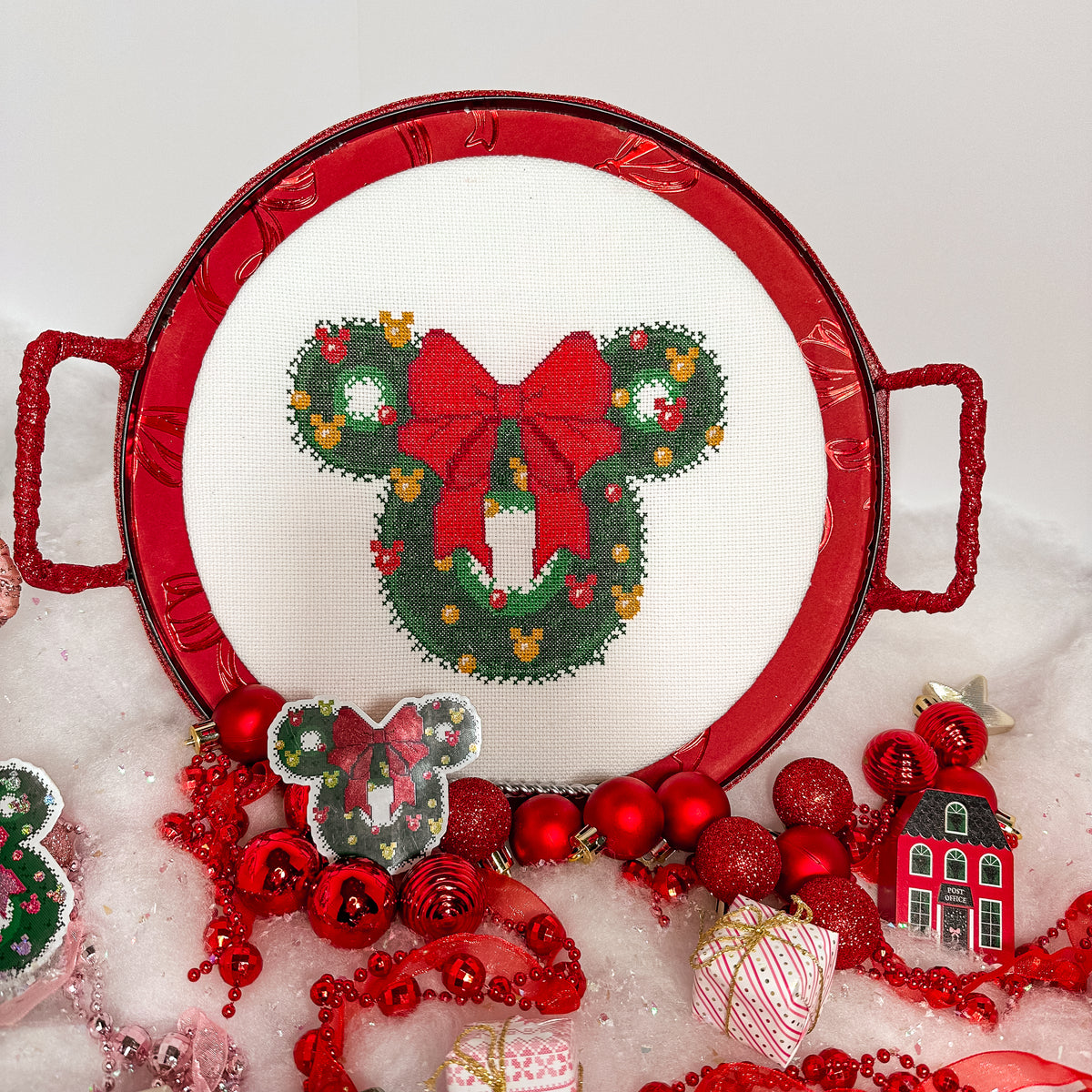 Red Mouse Christmas Wreath Cross-Stitch Pattern